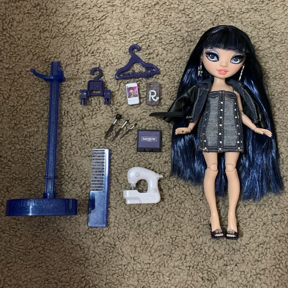 Rainbow High Kim Nguyen Series 5 doll